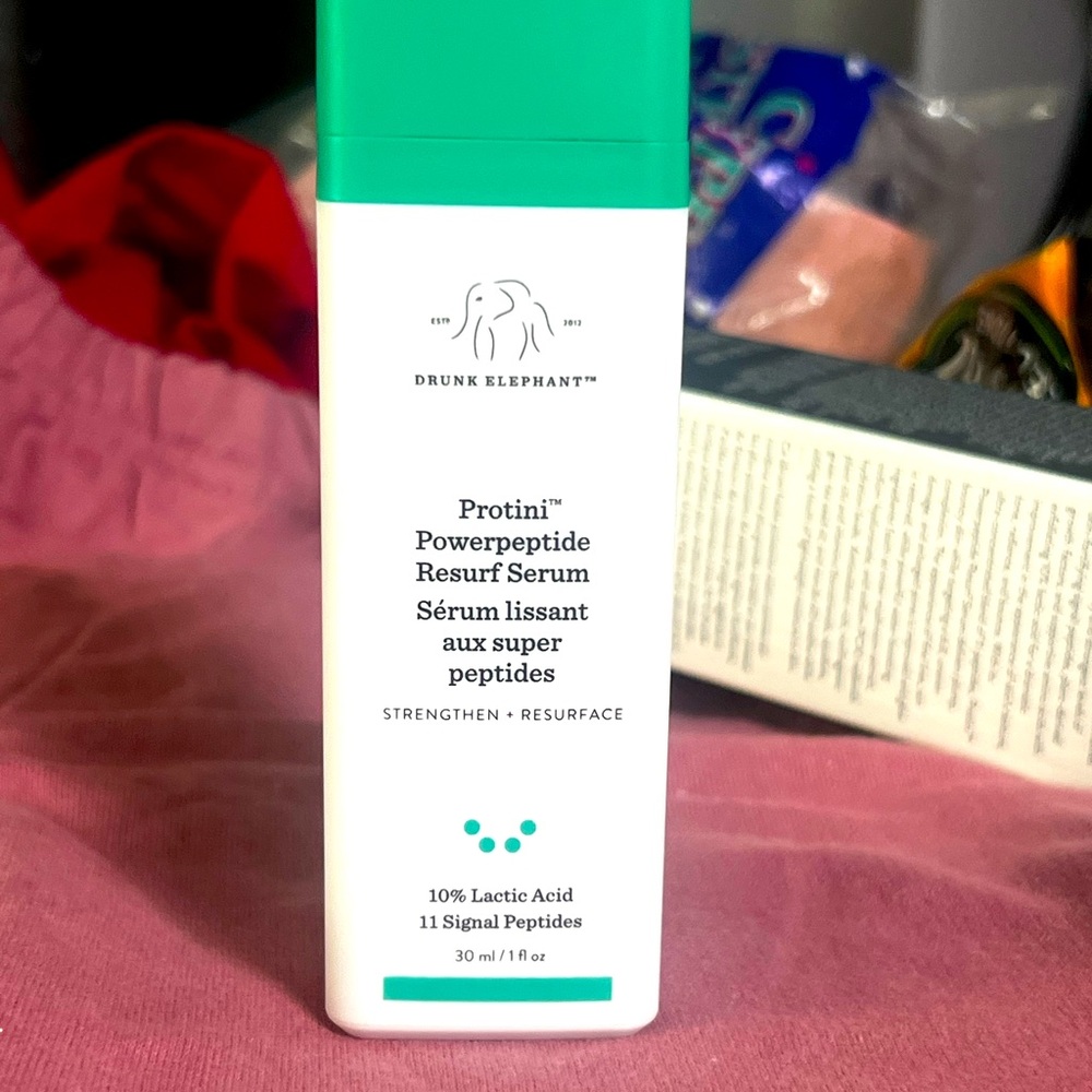 Drunk Elephant resort serum